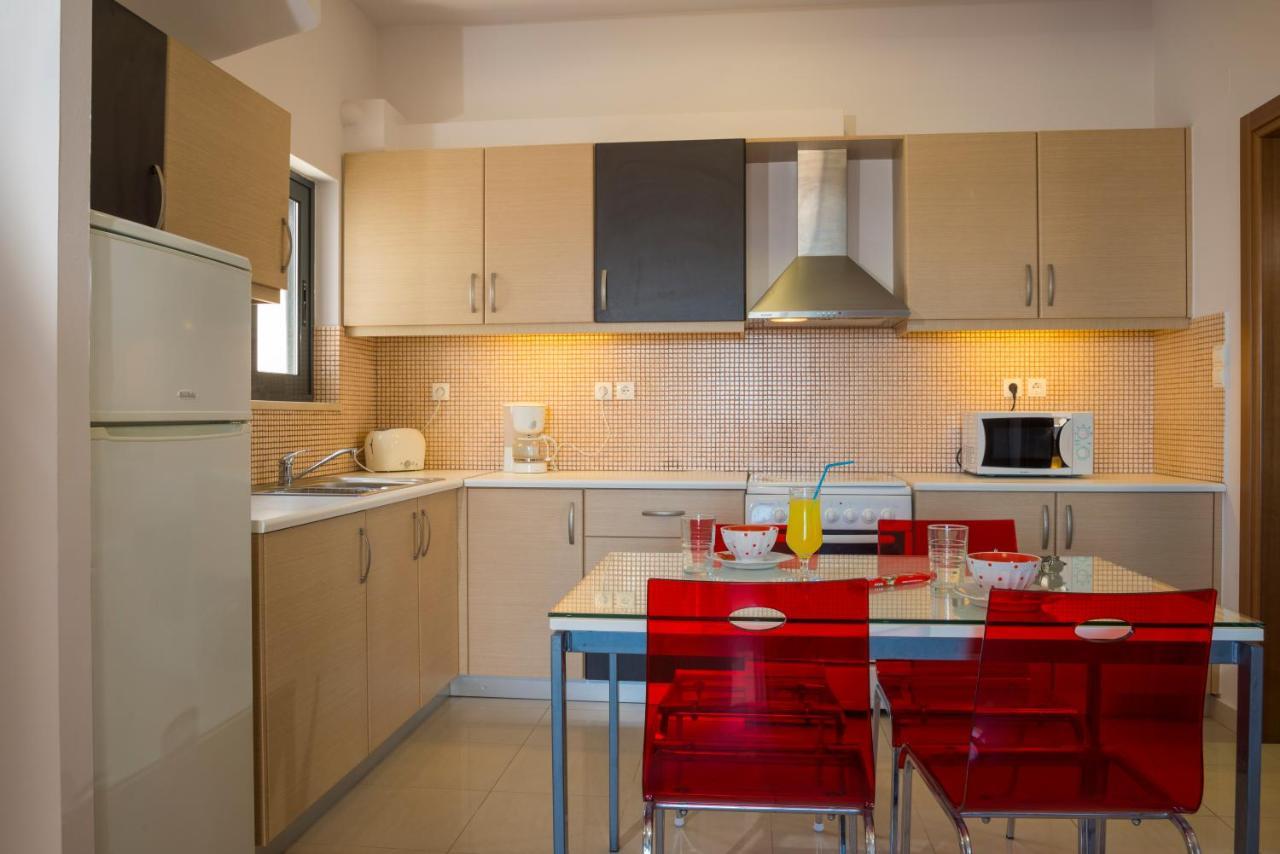 Caravella Luxury Apartments Palaiochora Luaran gambar