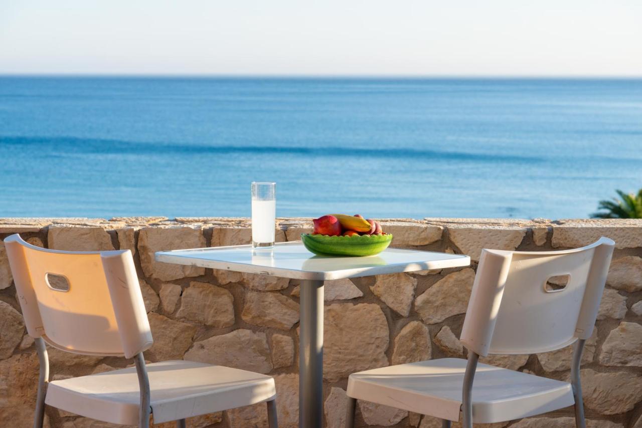 Caravella Luxury Apartments Palaiochora Luaran gambar