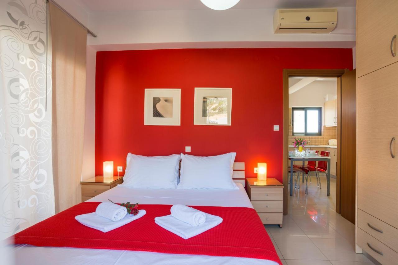 Caravella Luxury Apartments Palaiochora Luaran gambar