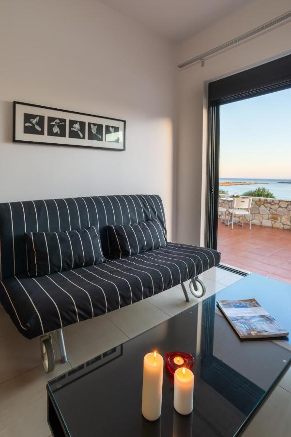 Caravella Luxury Apartments Palaiochora Luaran gambar