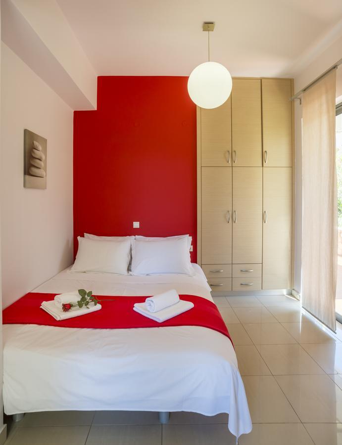Caravella Luxury Apartments Palaiochora Luaran gambar