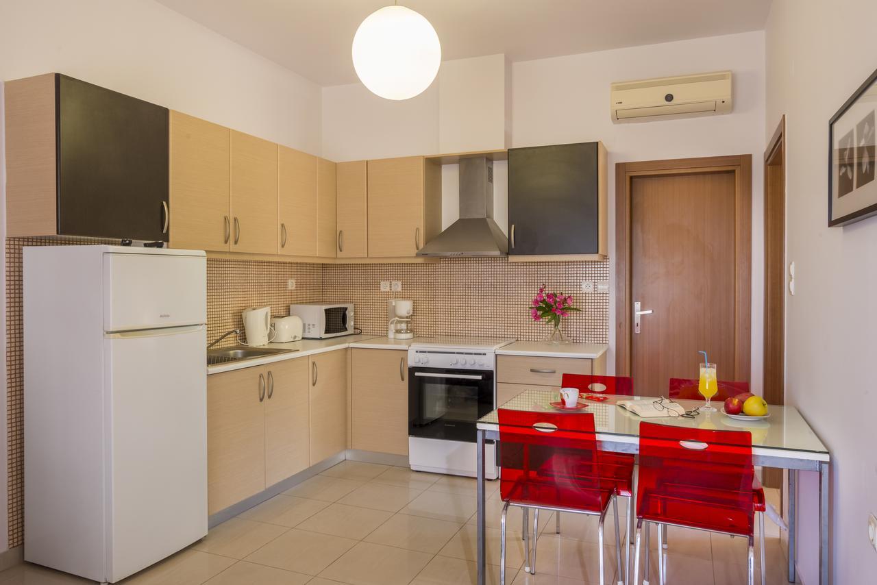 Caravella Luxury Apartments Palaiochora Luaran gambar