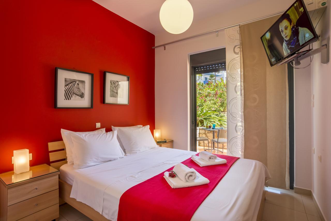 Caravella Luxury Apartments Palaiochora Luaran gambar
