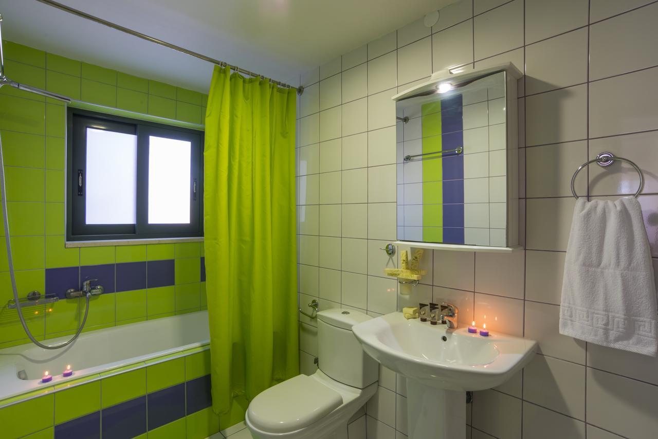 Caravella Luxury Apartments Palaiochora Luaran gambar